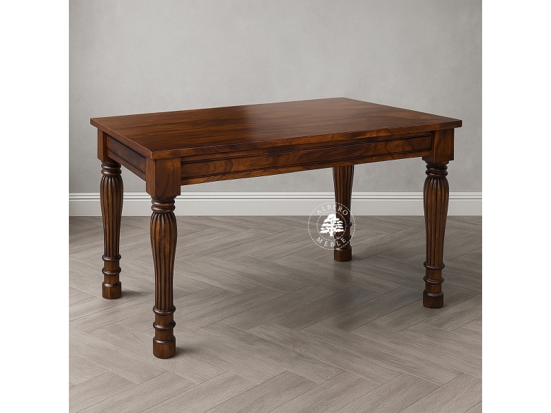 Stół drewniany na ręcznie rzeżbionych nóżkach