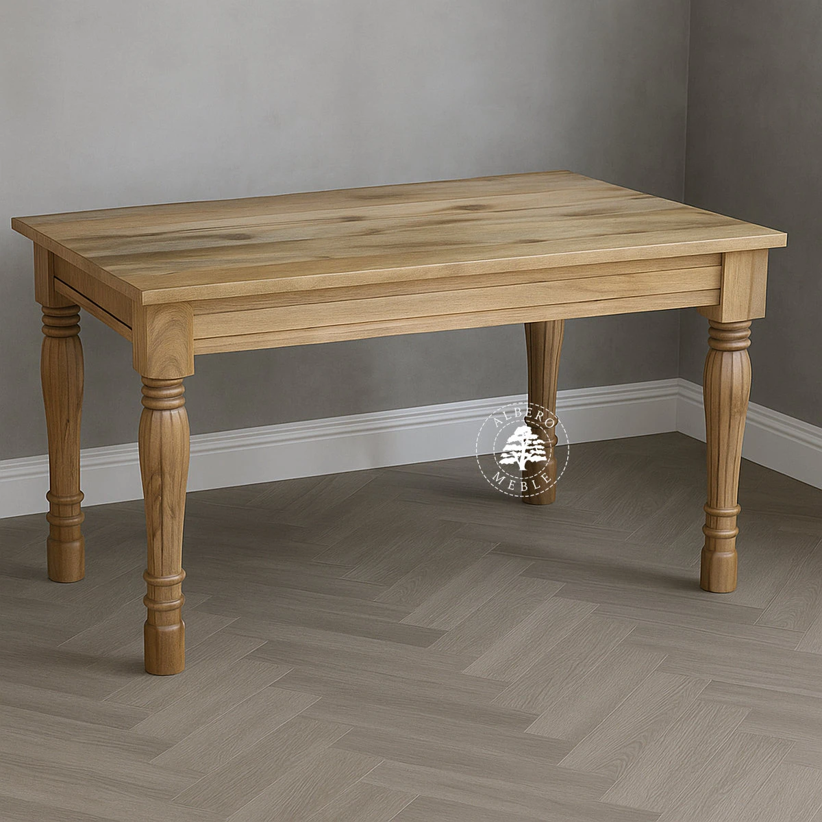 Stół z jasnego drewna w klasycznym stylu