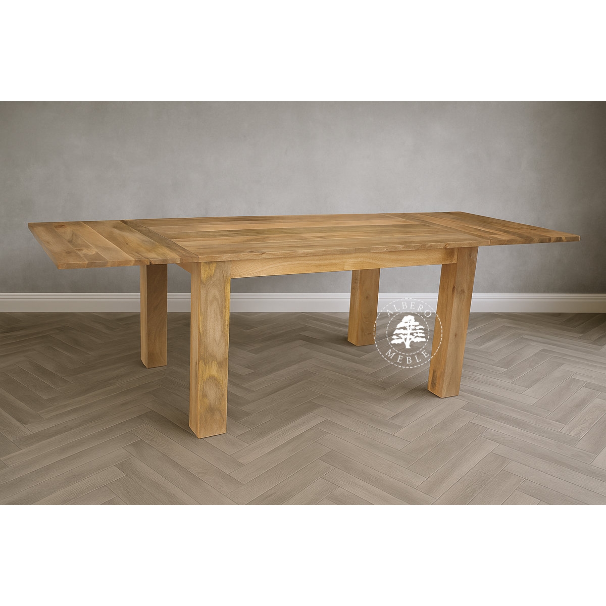 Drewniany stół rozkładany w naturalnym kolorze