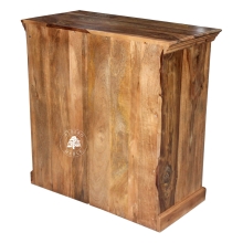 Klasyczna drewniana komoda na bieliznę