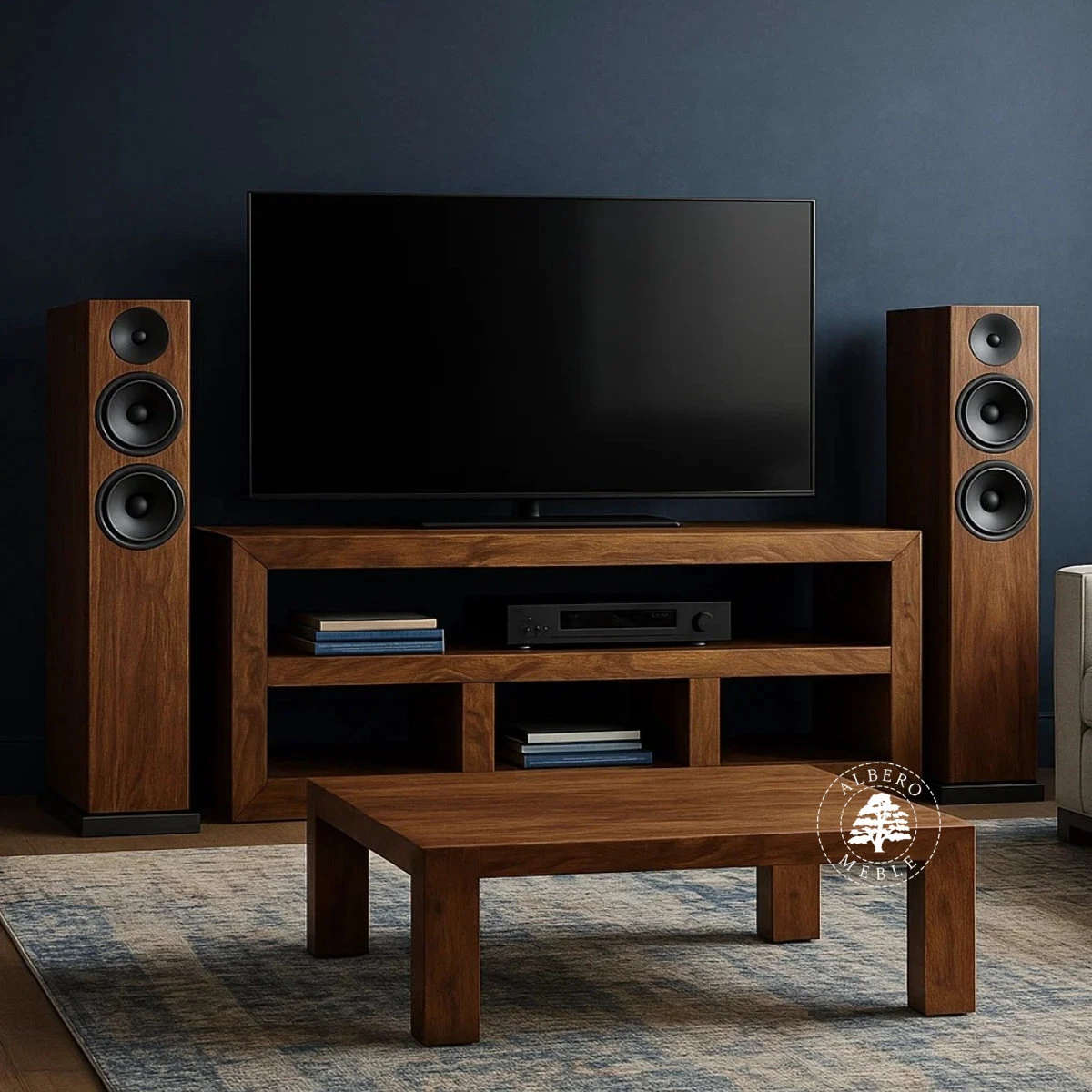 Drewniany długi i niski regał pod telewizor