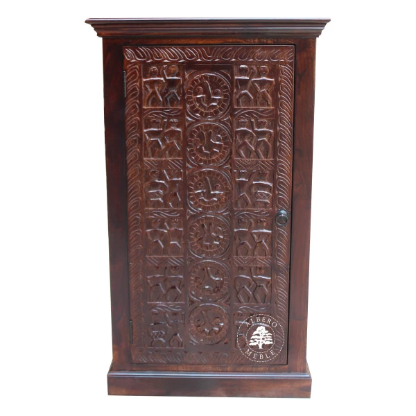 Komoda drewniana z ręcznie wykonanym wzorem