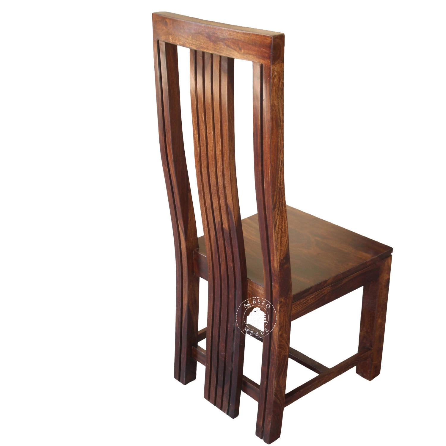 Klasyczne krzesło drewniane – ręcznie wykonane