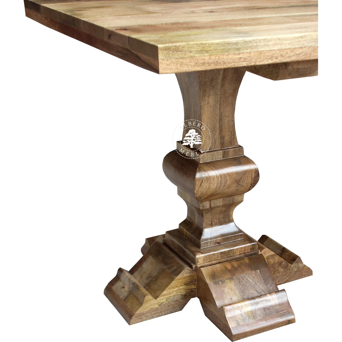 Stół drewniany w naturalnym kolorze