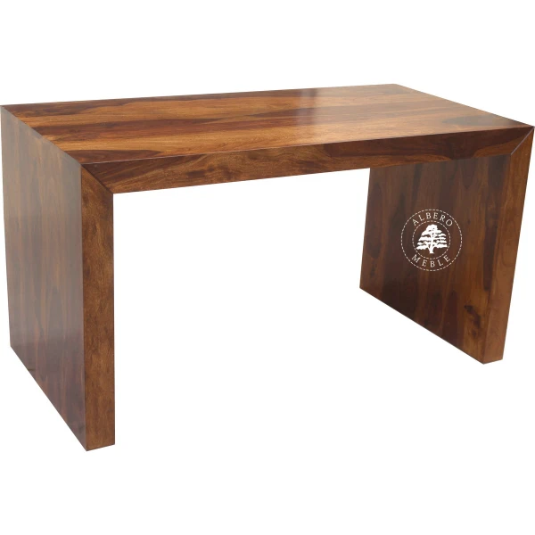 Proste nowoczesne biurko z litego drewna na laptopa