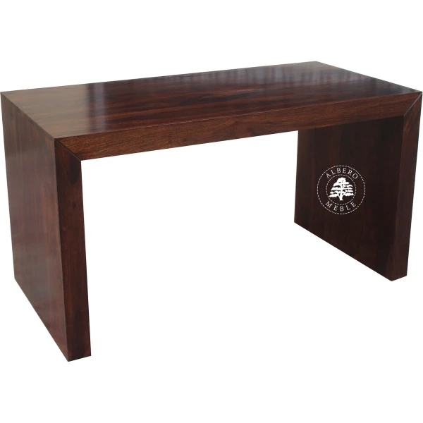 Proste nowoczesne biurko z litego drewna na laptopa