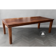 Klasyczny stół z litego drewna z gzymsem