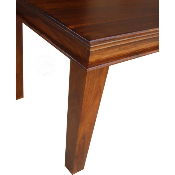 Klasyczny stół z litego drewna z gzymsem