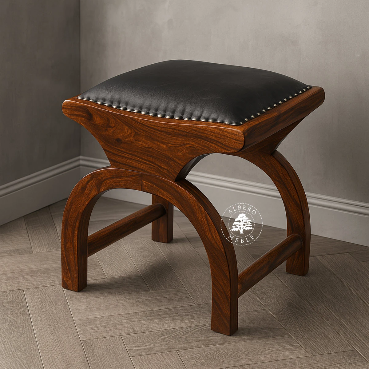 Mały taboret drewniany tapicerowany