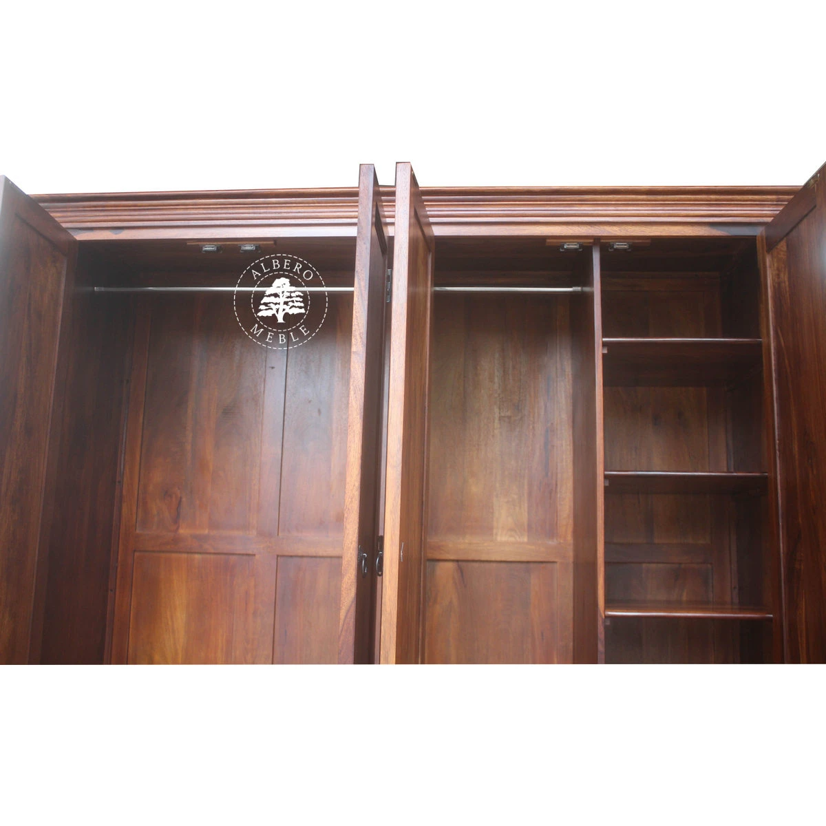 Czterodrzwiowa klasyczna szafa z ciemnego drewna palisandru