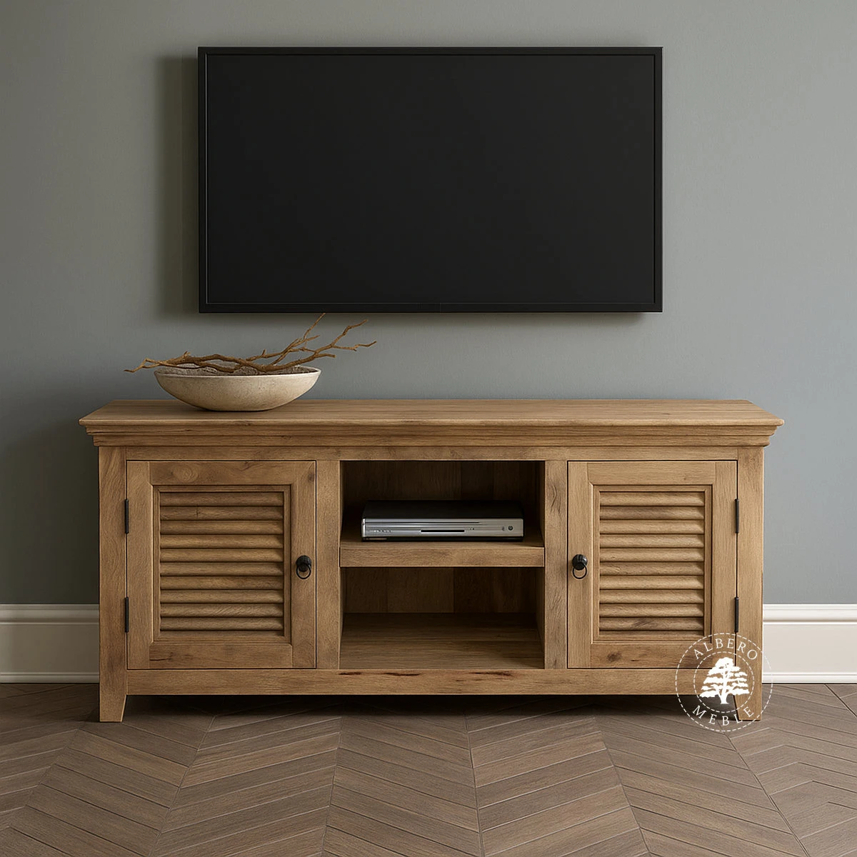 Szafka na RTV z żaluzjowymi drzwiami z jasnego drewna