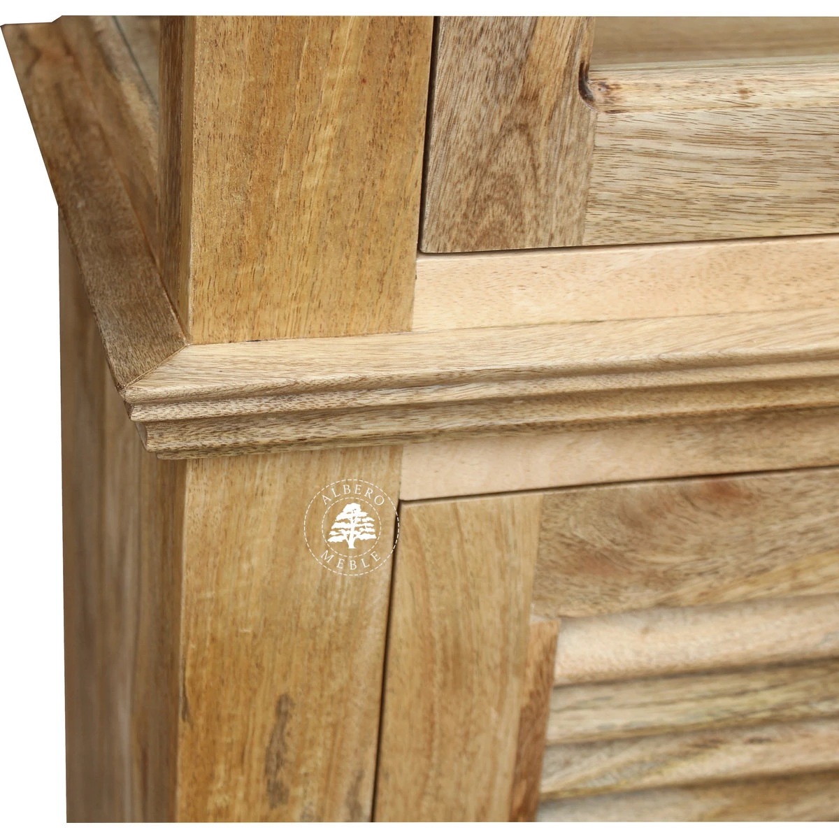 Wąska Drewniana Witryna w Jasnym Kolorze, Przeszklona