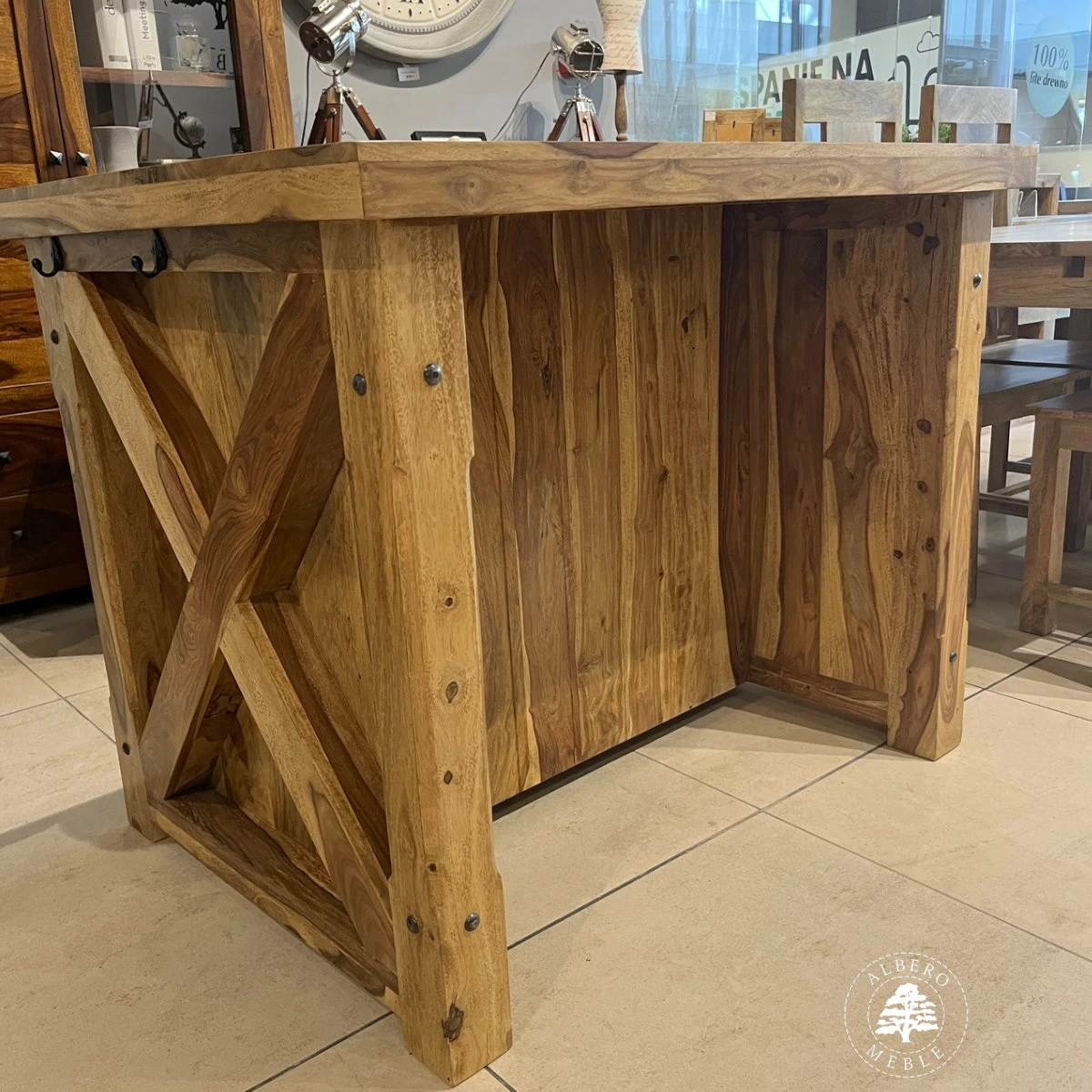 Wolnostojąca wyspa do kuchni z jasnego drewna