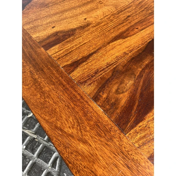 Klasyczny Stół z litego drewna II gatunek