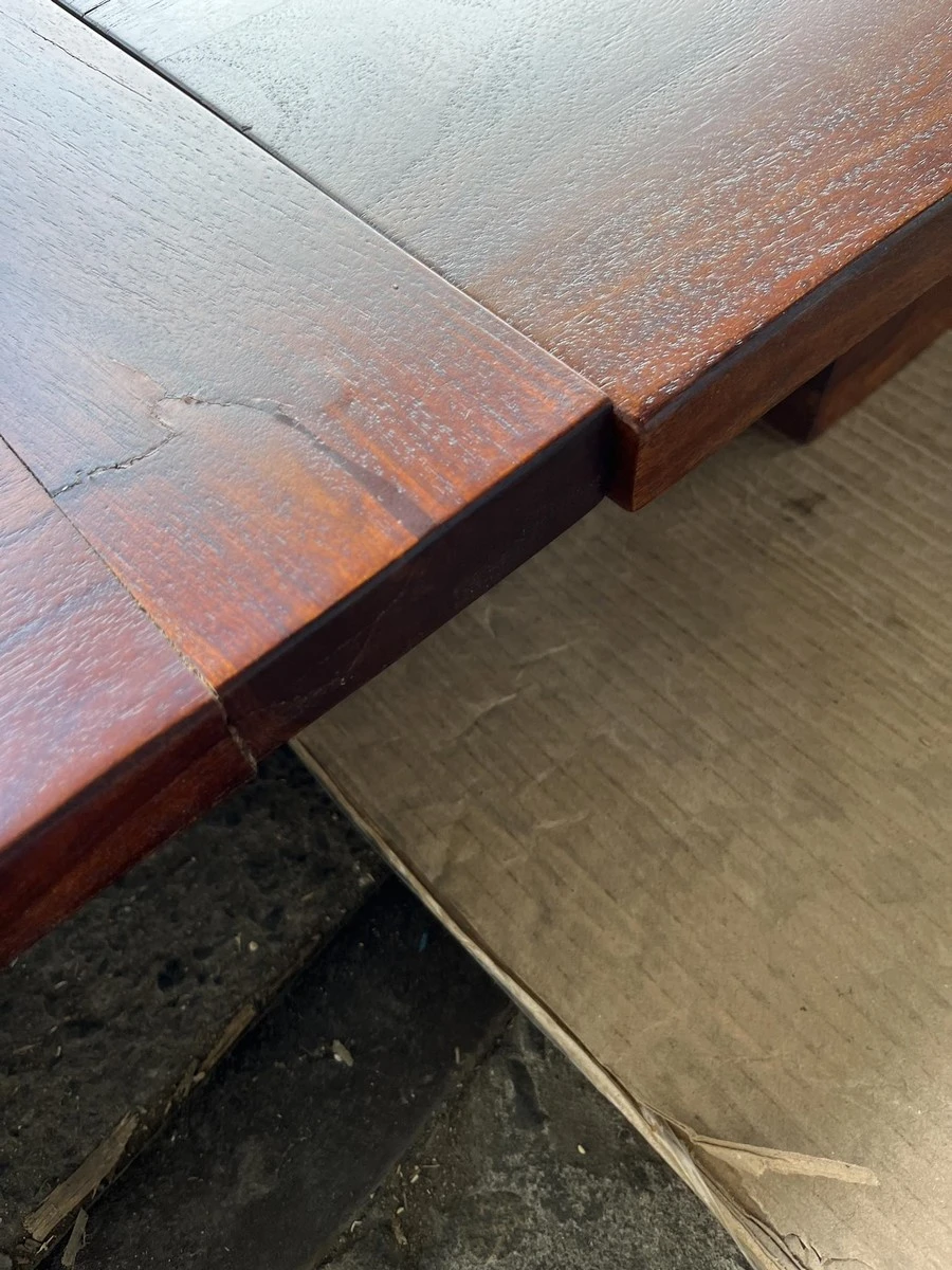 Klasyczny Stół z litego drewna II gatunek