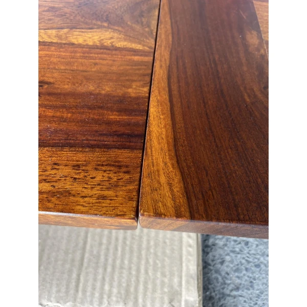 Klasyczny Stół z litego drewna II gatunek