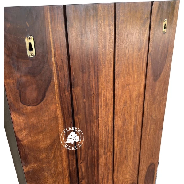 Drewniany wieszak ścienny na ubrania