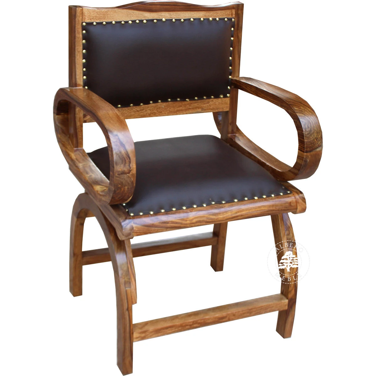 Klasyczny fotel drewniany tapicerowany