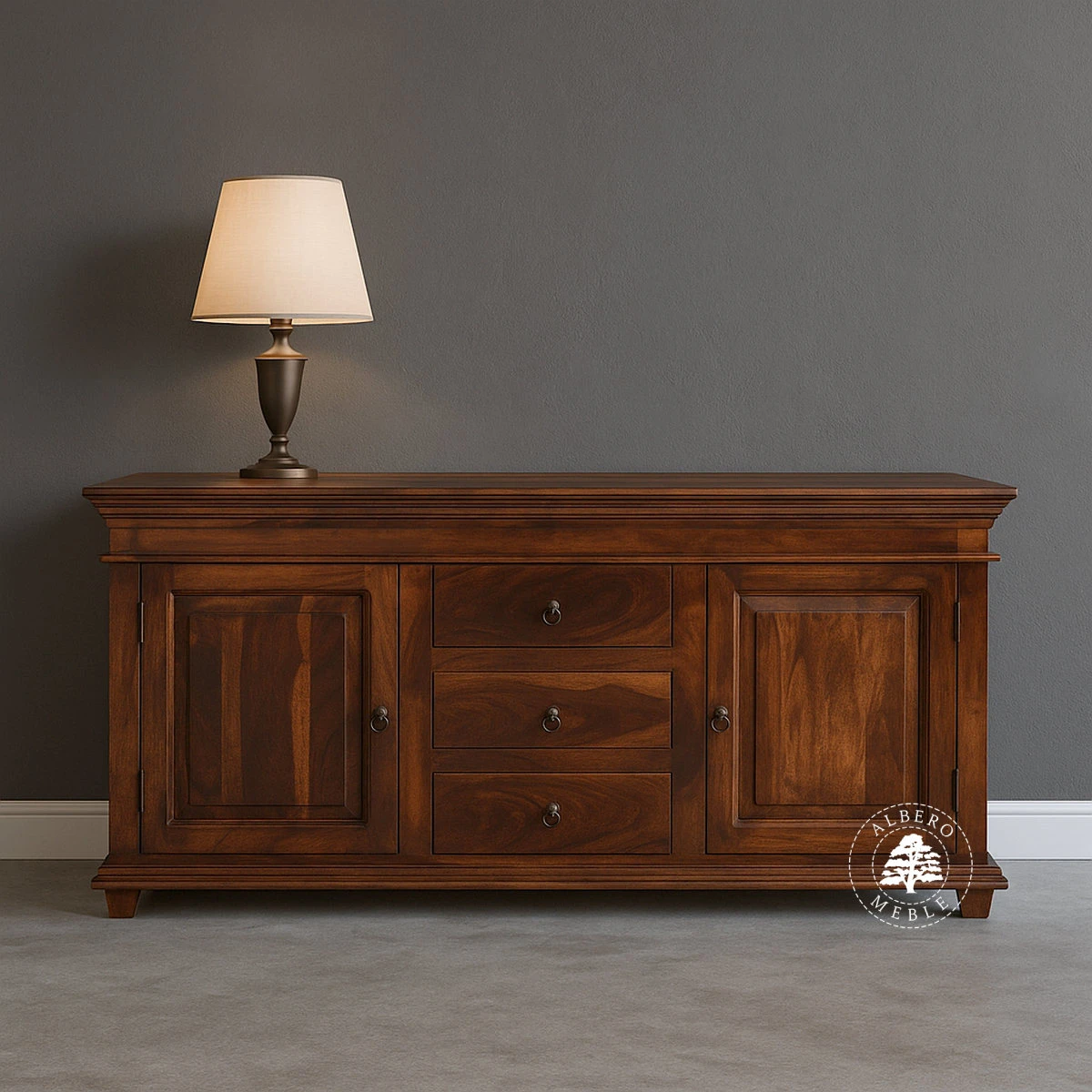 Komoda Drewniana w Tradycyjnym Stylu