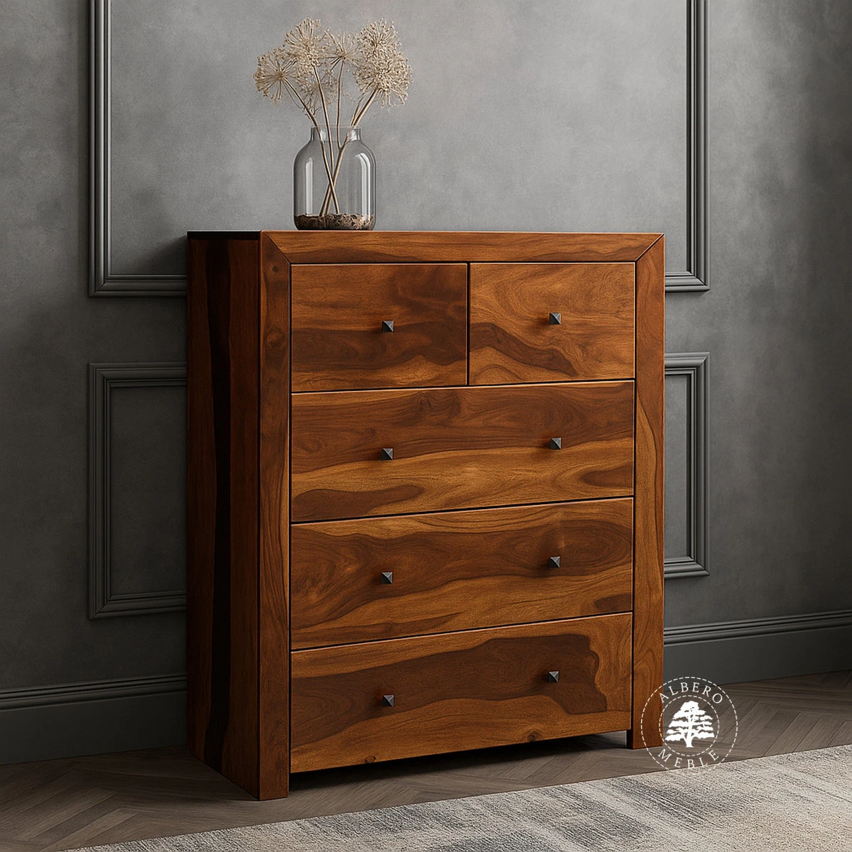 Wysoka komoda z drewna z pięcioma szufladami