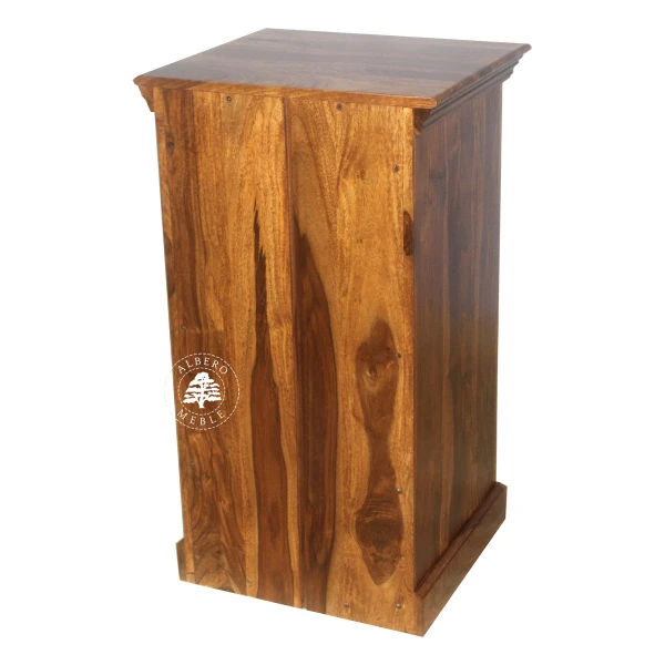 Mała komoda drewniana z szufladami do przedpokoju