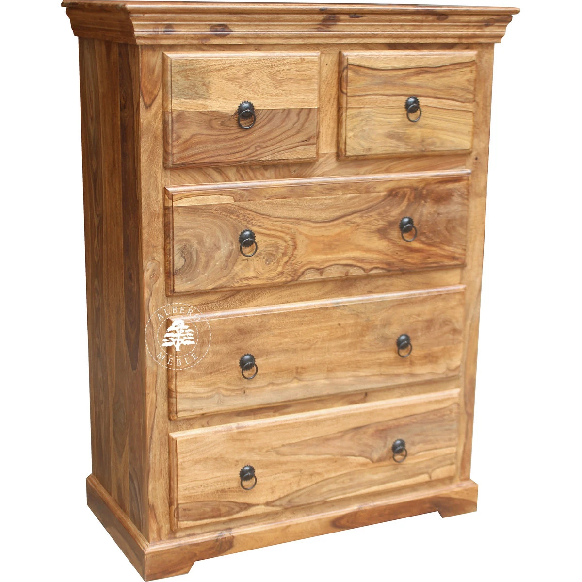 Klasyczna komoda drewniana w jasnym kolorze