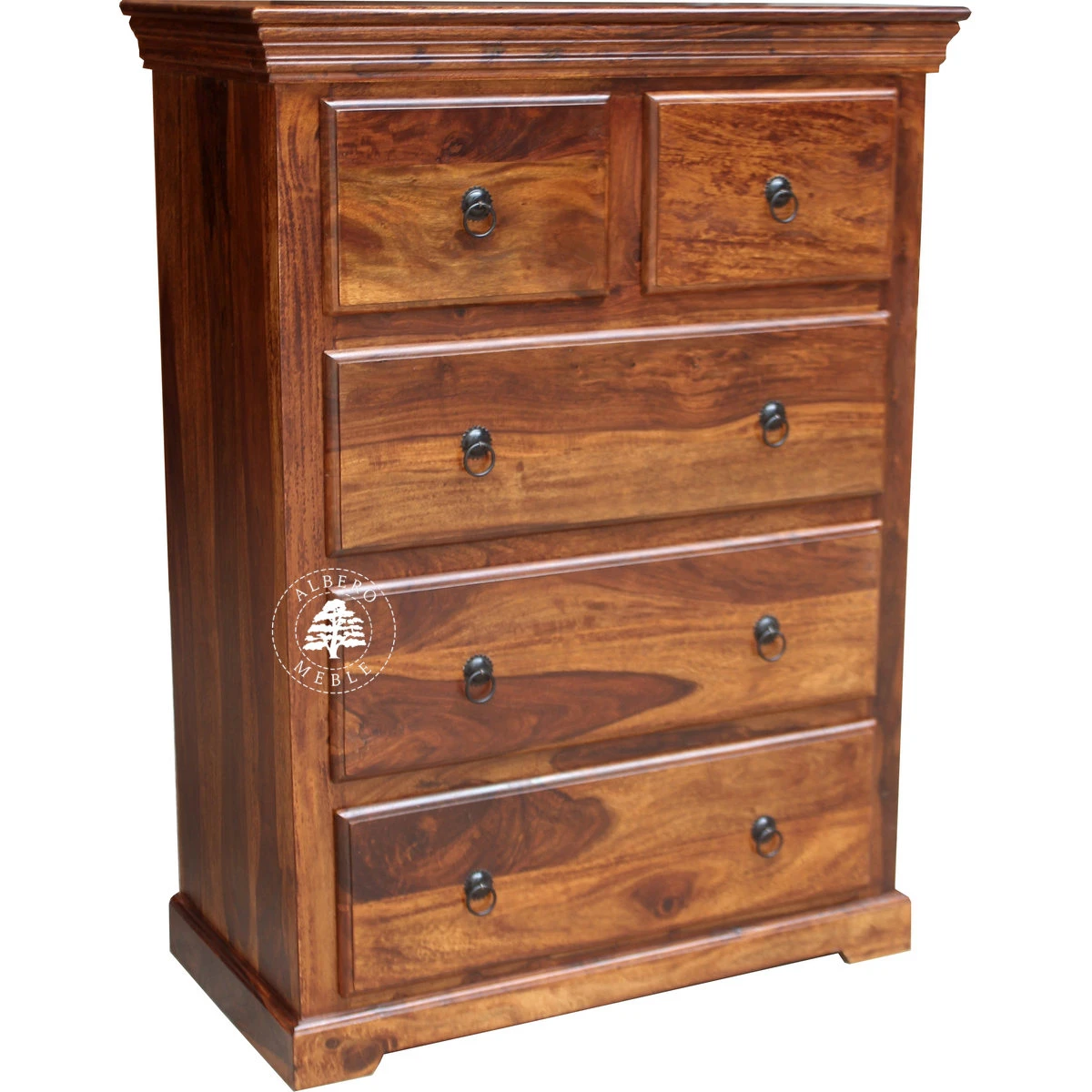 Klasyczna komoda drewniana w jasnym kolorze