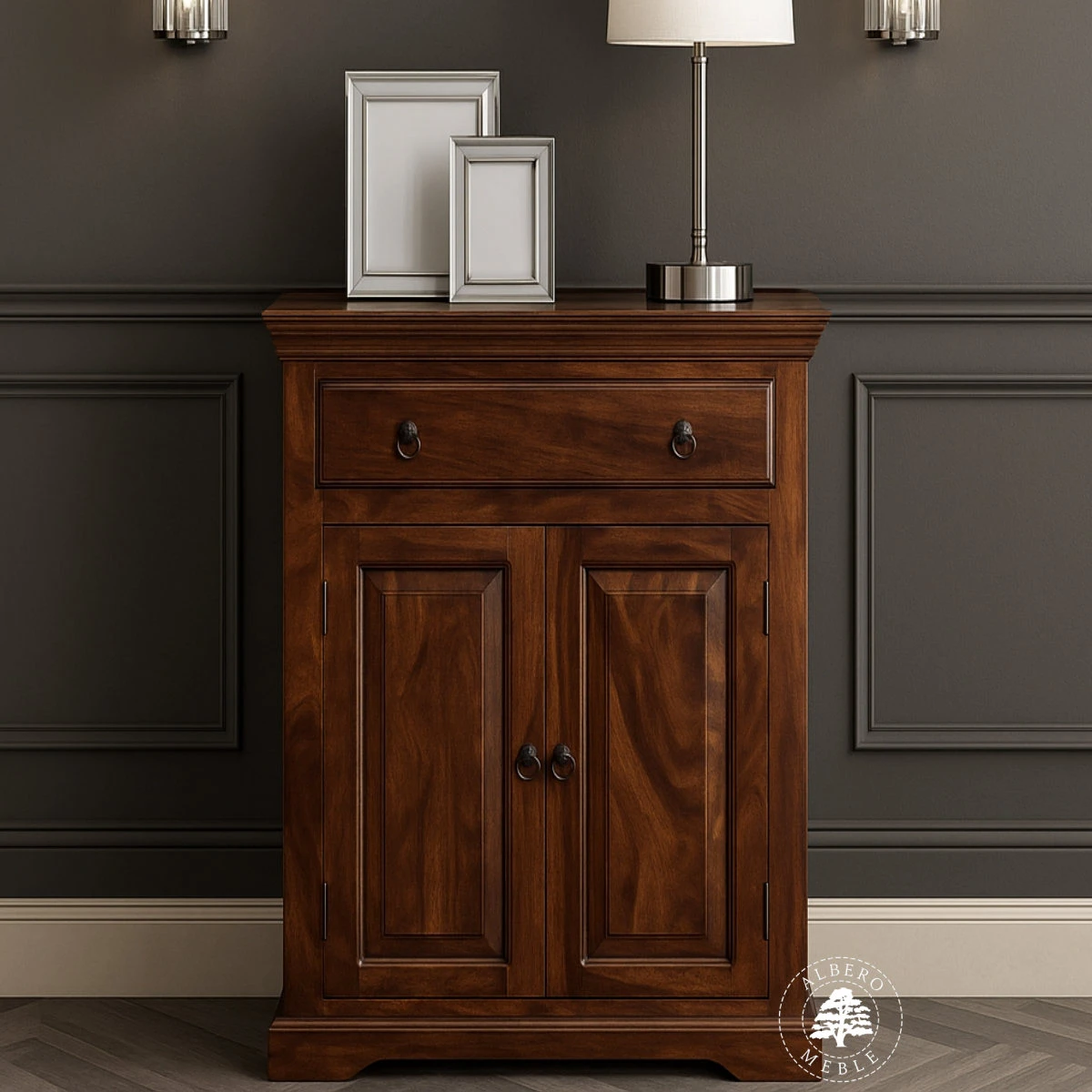 Stylowa komoda z drzwiczkami z naturalnego drewna