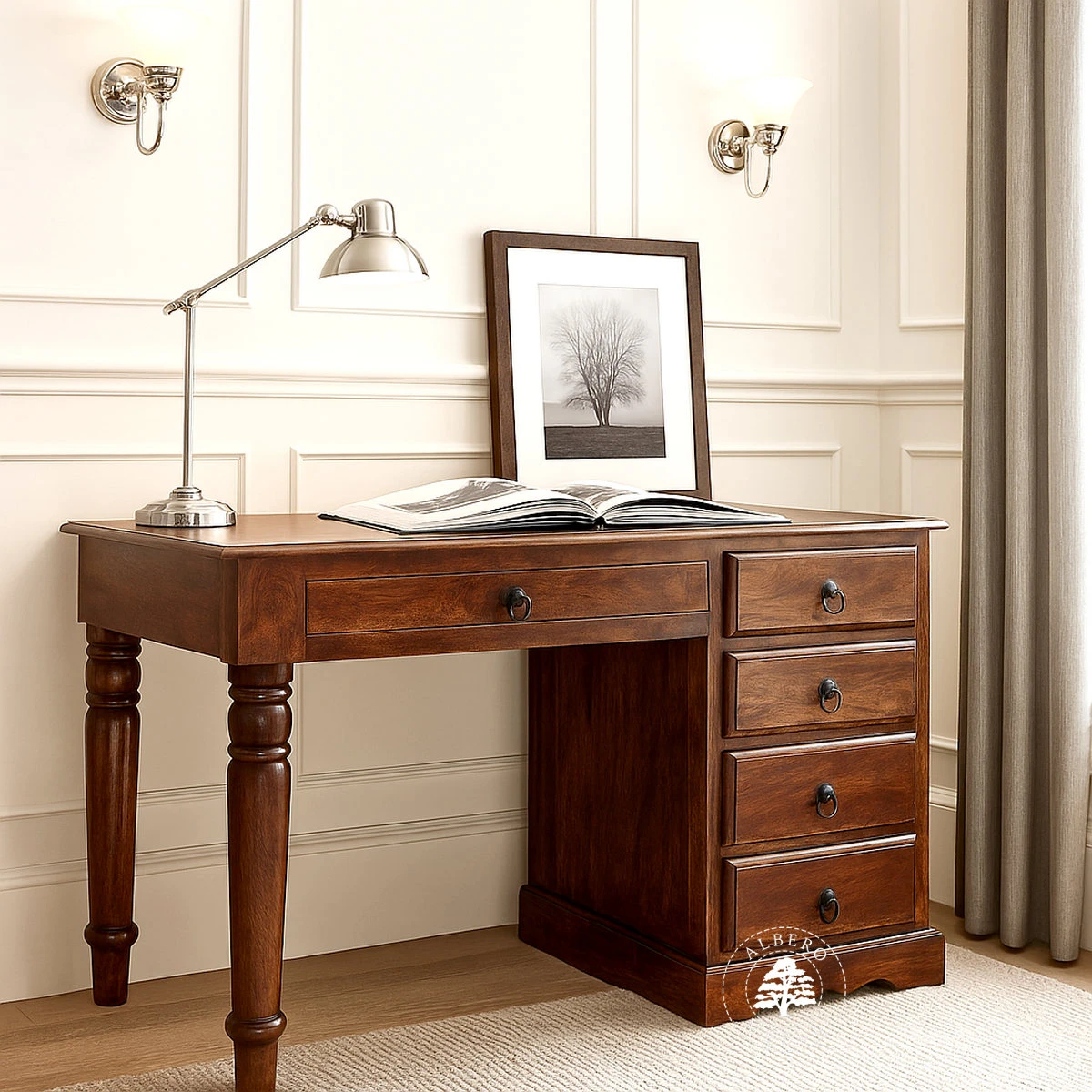 Oryginalne stylowe małe biurko na toczonych nogach z drewna