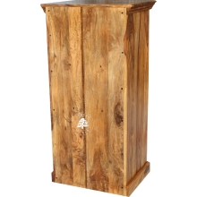 Klasyczna niska witryna z drewna do jadalni