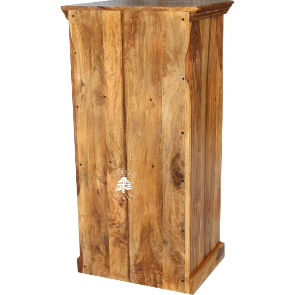 Klasyczna niska witryna z drewna do jadalni