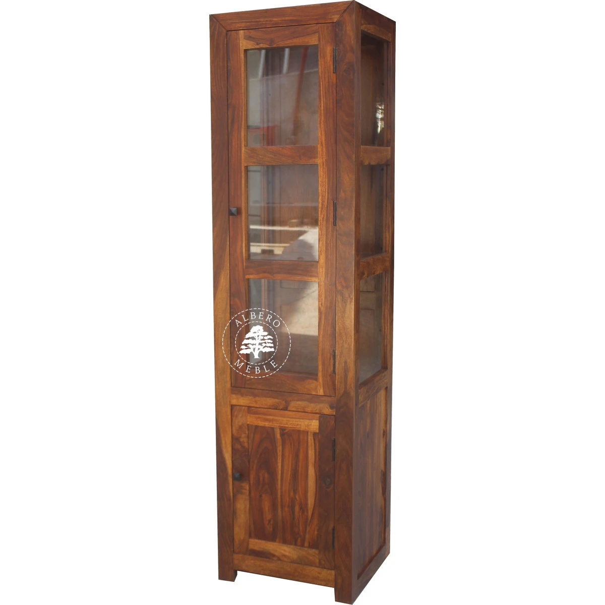 Wąska Przeszklona Drewniana Witryna w Minimalistycznym Styl