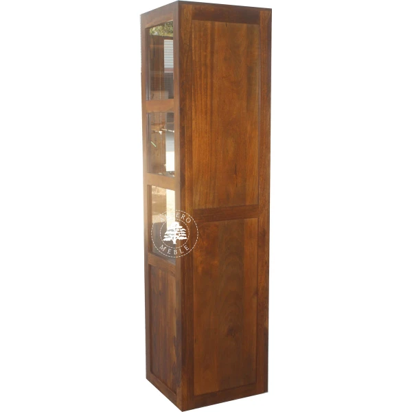 Wąska Przeszklona Drewniana Witryna w Minimalistycznym Styl