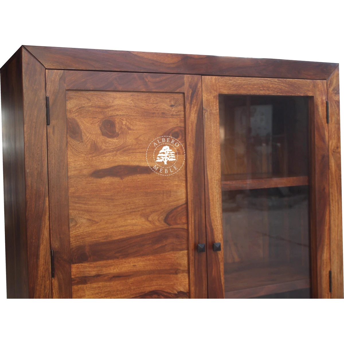 Szeroki kredens Modern Cube wykonany z drewna litego