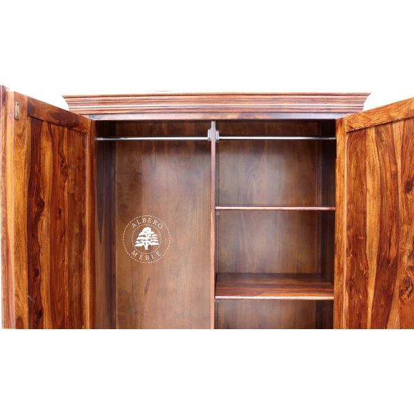 Wolnostojąca Drewniana Szafa w Stylu Kolonialnym