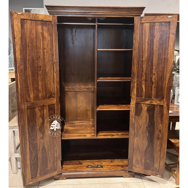 Wolnostojąca Drewniana Szafa w Stylu Kolonialnym