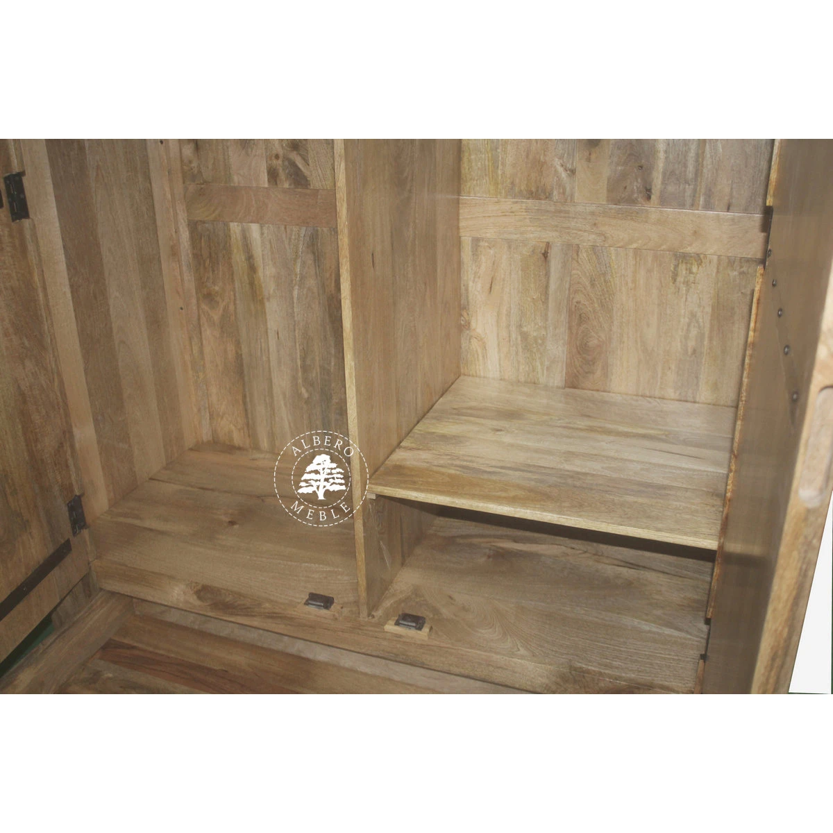 Nowoczesna Szafa Drewniana do Sypialni z Szufladami