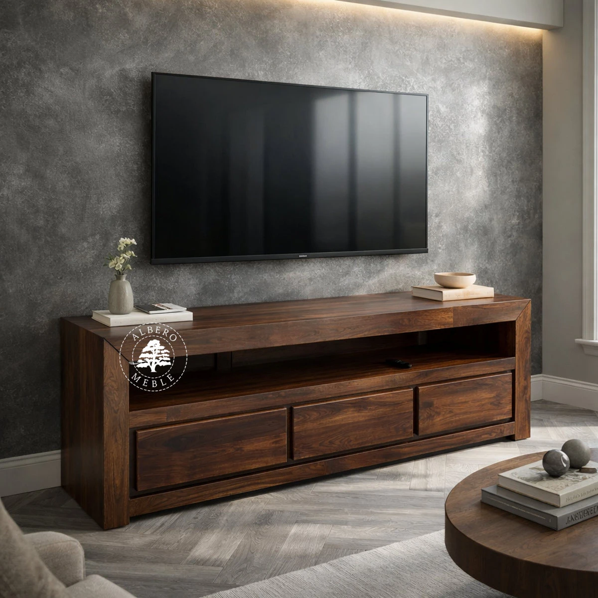 Drewniana niska szafka telewizyjna z szufladami