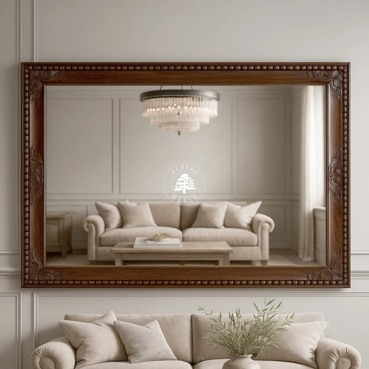 Lustro w rzeźbionej ramie drewnianej