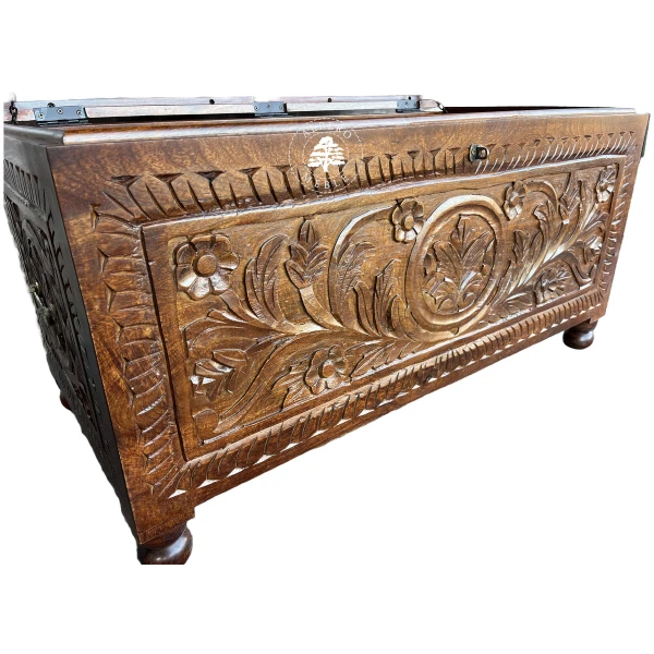 Indyjski kufer z drewna litego mangowca z ręcznie wykonanym