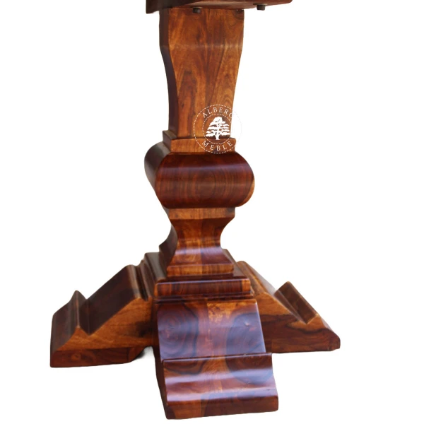 Klasyczny stół drewniany na wymiar