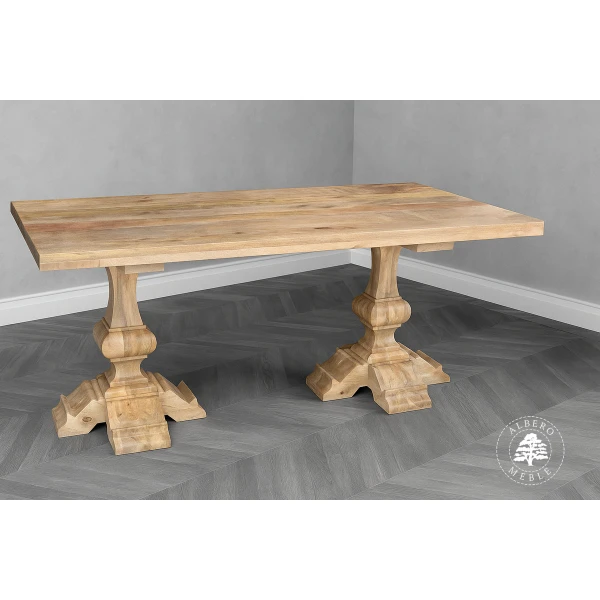 Klasyczny stół drewniany na wymiar