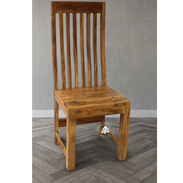 Krzesło z naturalnego drewna – wysokie oparcie, nowoczesn