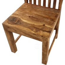 Krzesło z naturalnego drewna – wysokie oparcie, nowoczesn