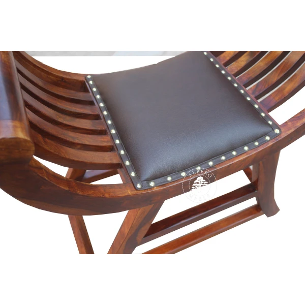 Siedzisko rzymskie drewniane i tapicerowane