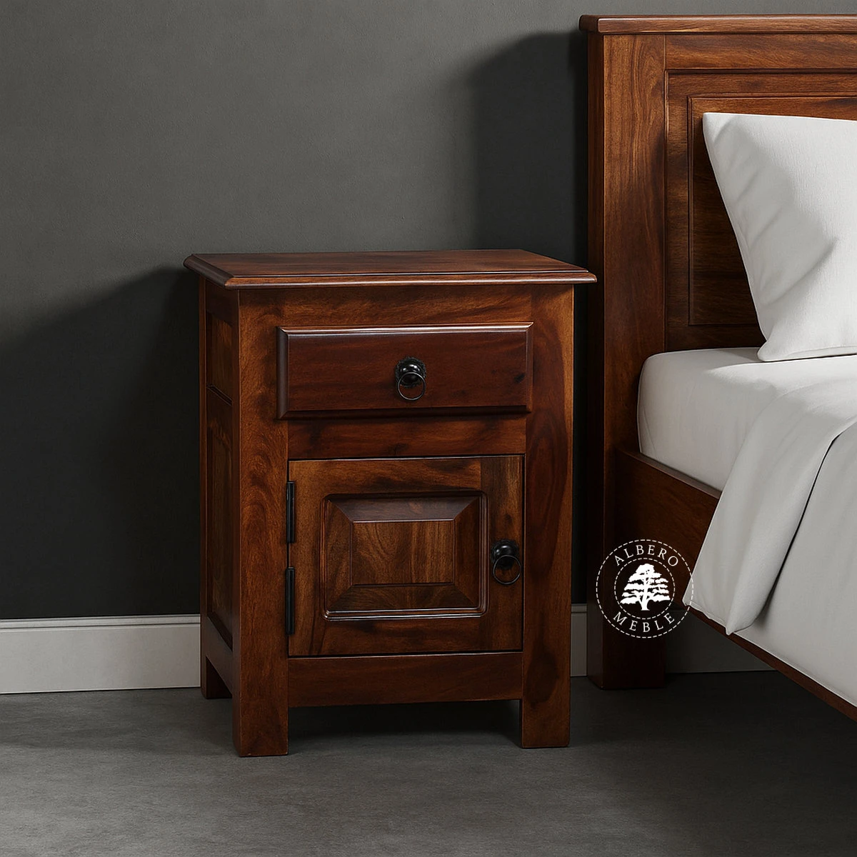 Klasyczna drewniana szafka nocna Classic z szufladą