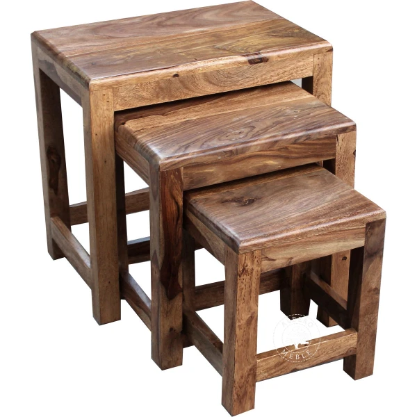 Komplet trzech klasycznych stolików drewnianych