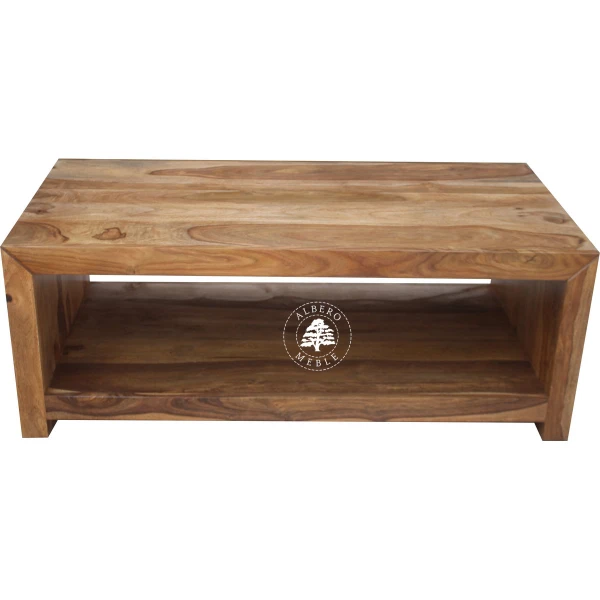 Prosty drewniany stolik kawowy z dolną półką