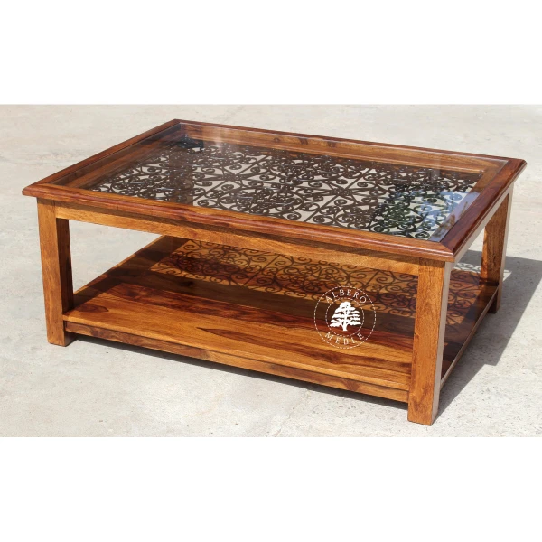 Indyjska drewniana ława Orient do salonu zdobiona kutym met