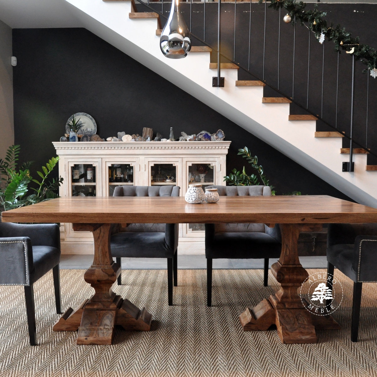 Stylowy stół z litego drewna na dwóch nogach